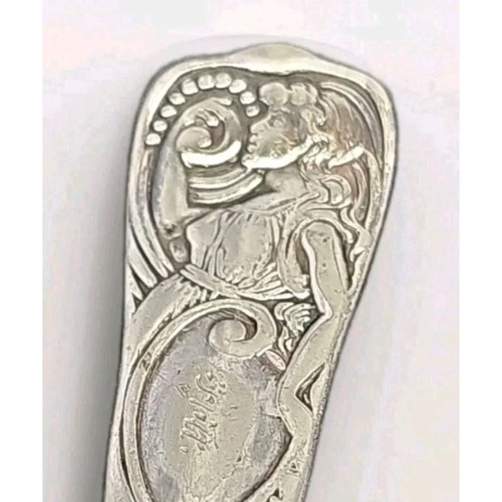 Antique 1847 Rogers Bros Silver plated Siren Sugar Shell Spoon No Monogram #3027
